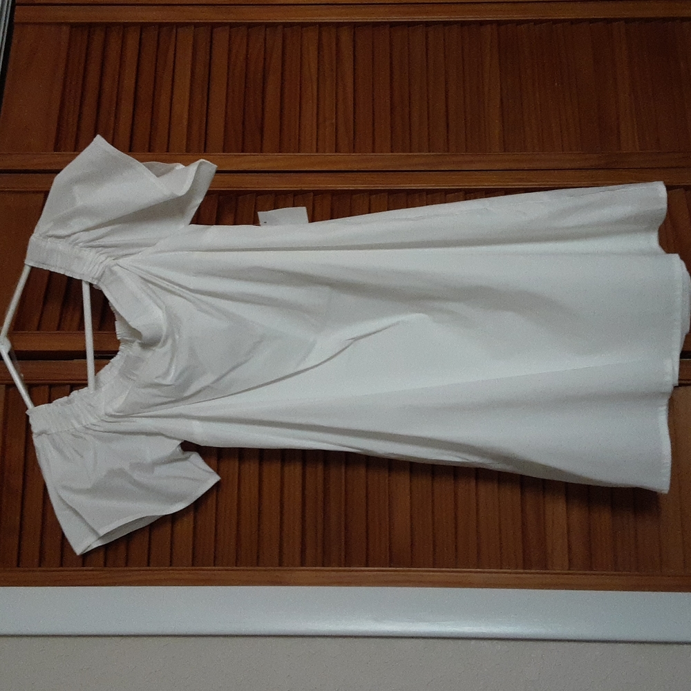 White Dress - Picture 1 of 2